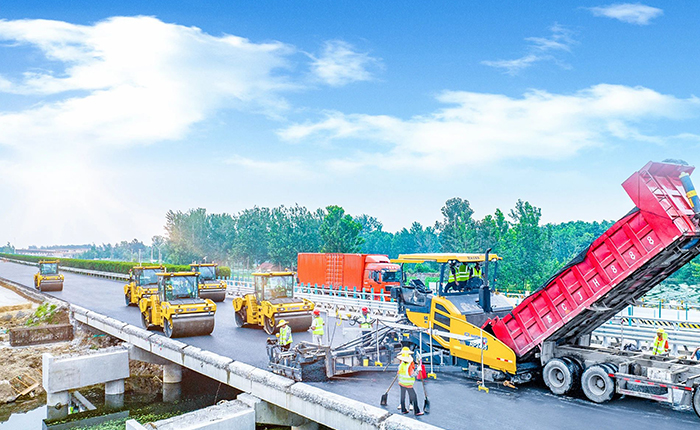 江蘇高速上演徐工成套道路機械大片！